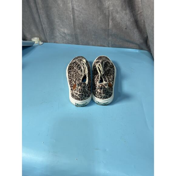 Blowfish Malibu Women's Slip On Sneakers Leopard Canvas size 8 Textured no laces - Picture 3 of 4